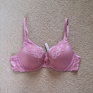 NWOT Victoria's Secret Pink Lace Underwire Bra